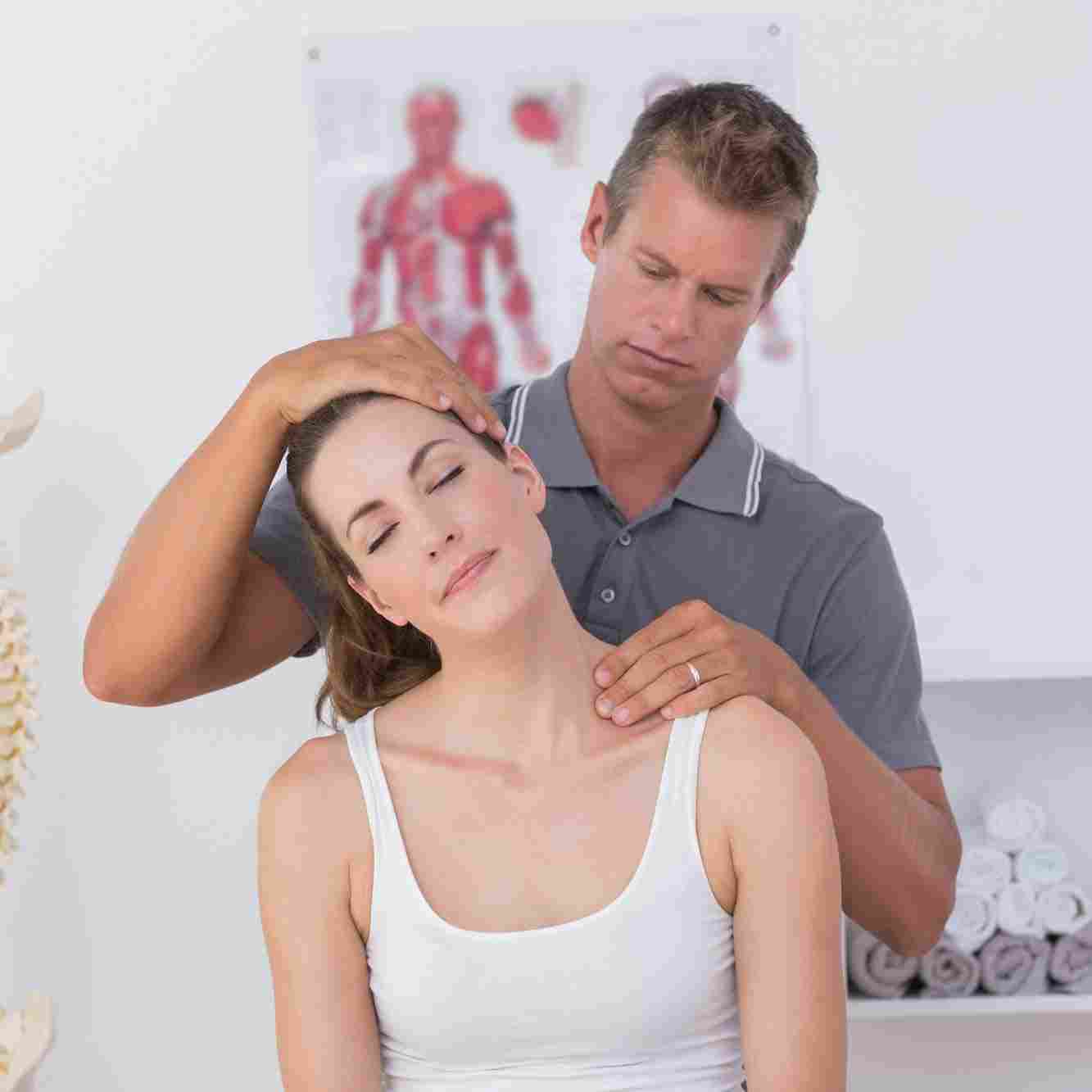 http://www.farmaciasanriccardo.it/wp-content/uploads/2015/12/kiroprakticar.jpg